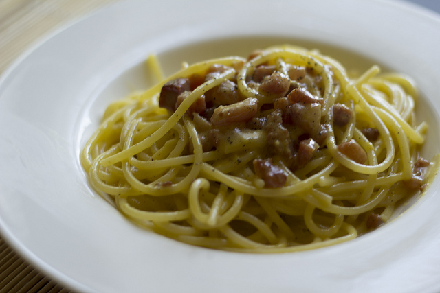 Pasta alla carbonara by Luca Nebuloni, Creative Commons